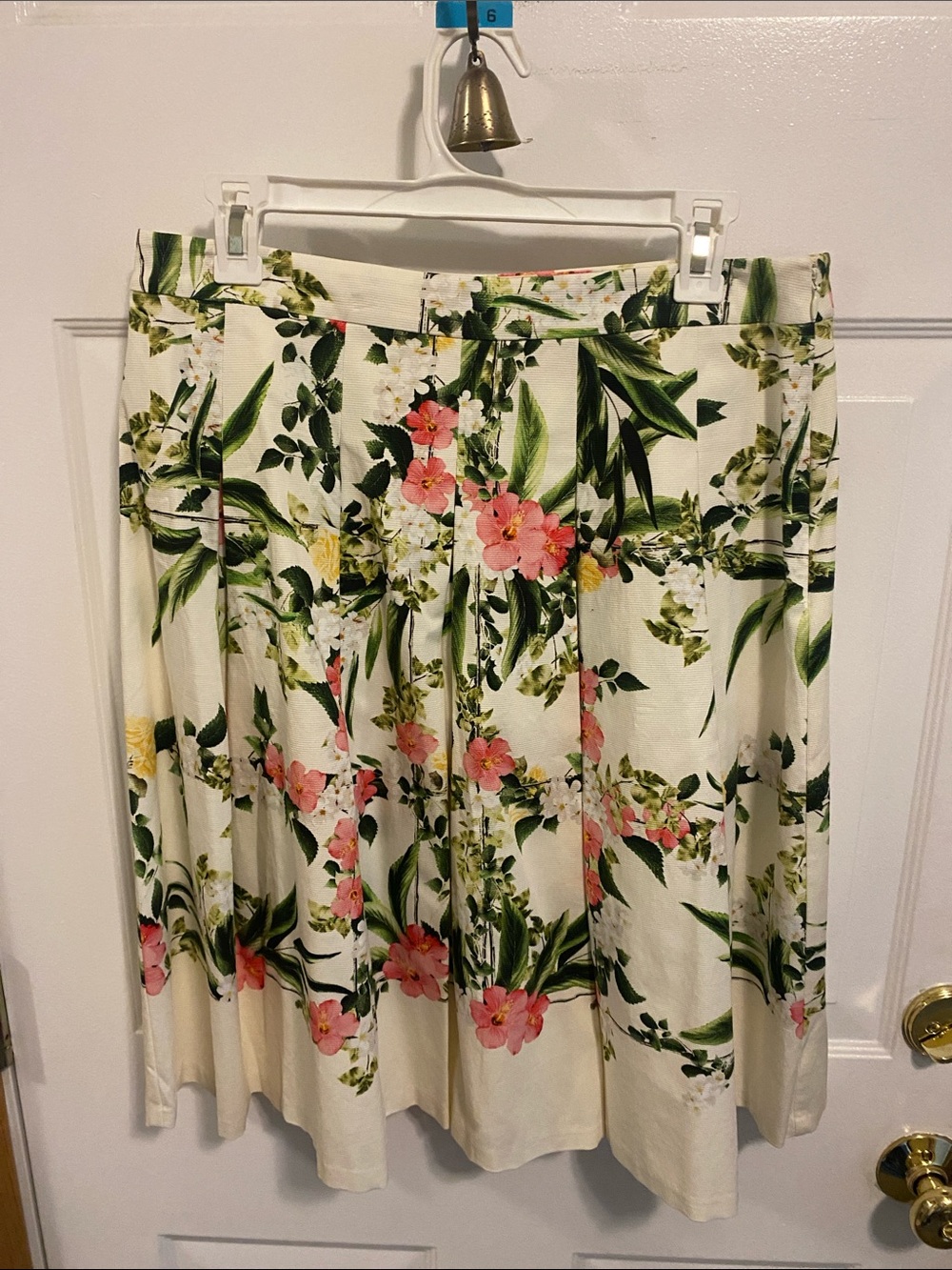 NEW Gorgeous Talbots skirt